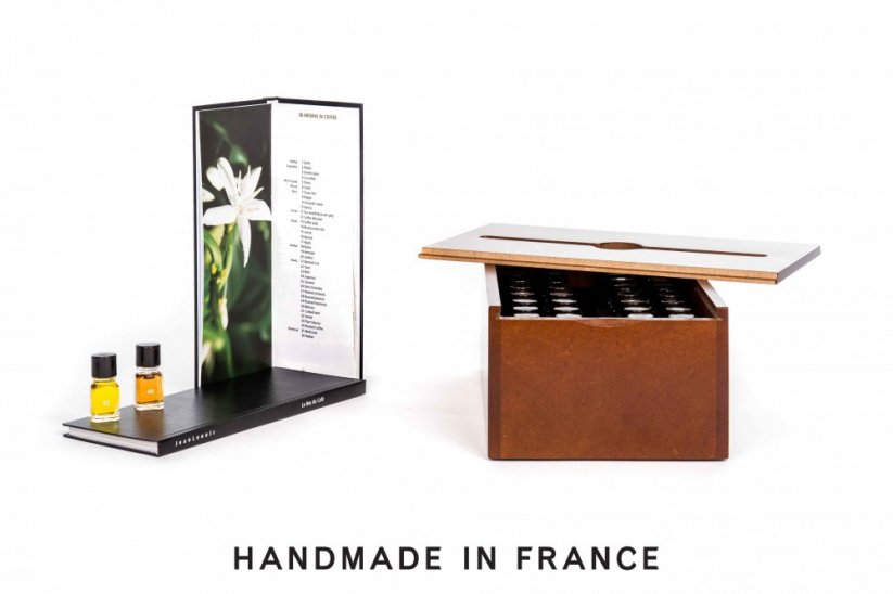 Caja de madera para kit de aromas con libro y frascos