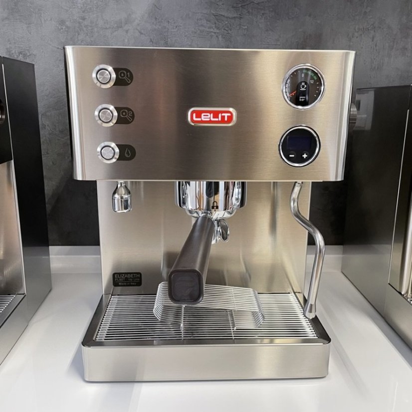 Cafetera espresso manual Lelit Kate PL82T, especializada en la preparación de espresso.