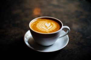 Kuidas joonistada süda cappuccino'sse