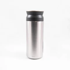 Gobelet isotherme Kinto Travel Tumbler en acier inoxydable d'une capacité de 500 ml, compatible lave-vaisselle. Gobelet isotherme Kinto Travel Tumbler en acier inoxydable d'une capacité de 500 ml, compatible lave-vaisselle.