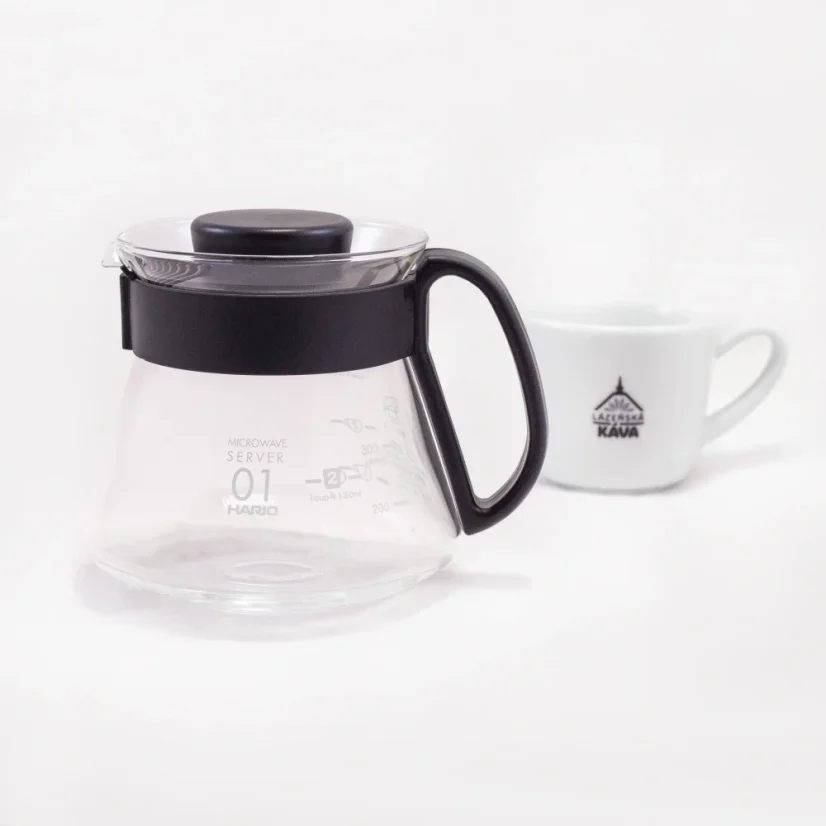 Glass server Hario V60-01 with a capacity of 360 ml is ideal for coffee enthusiasts, featuring a clear color that allows you to watch the preparation of your favorite beverage.