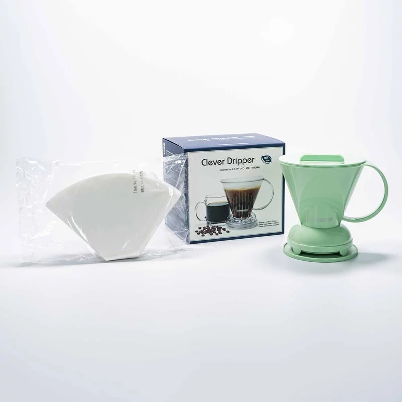 Překapávač Clever dripper plastový L 500 ml v zelenej farbe s kapacitou až 3 šálky.