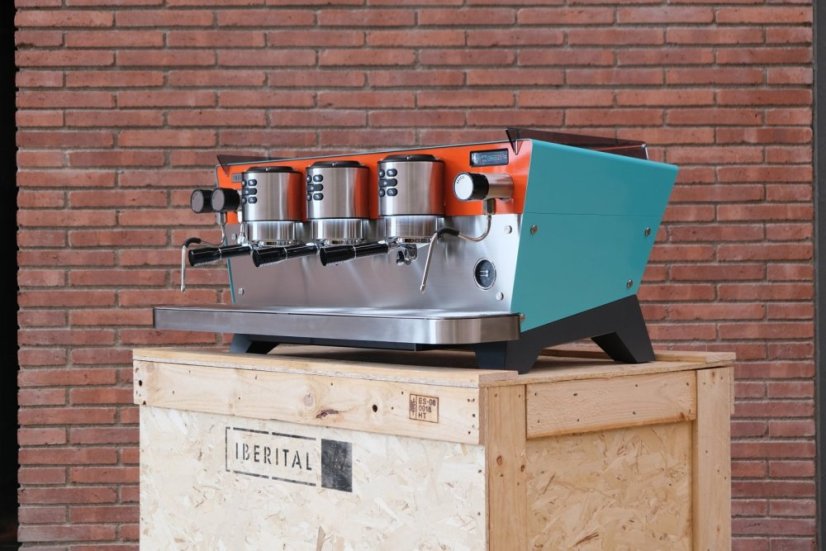 Professional espresso machine Iberital Vista 2GR Colour with a touch TFT display.