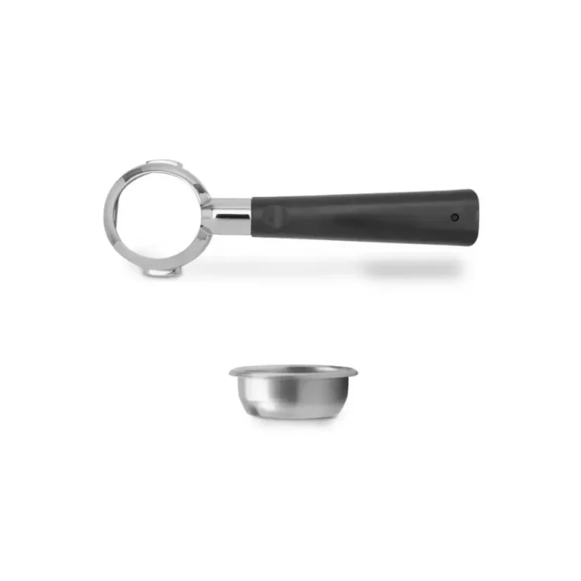 Le porte-filtre sans fond de 57 mm est idéal pour préparer un espresso parfait et permet de surveiller l'extraction directement dans la tasse.
