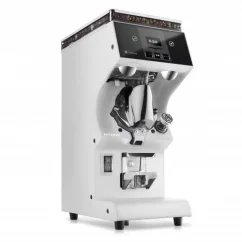 Valge Victoria Arduino Mythos MYONE espressokohviveski, mis on valmistatud kvaliteetsest plastist. Valge Victoria Arduino Mythos MYONE espressokohviveski, mis on valmistatud kvaliteetsest plastist.