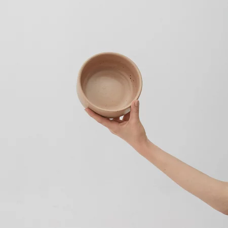 Plato para servir Aoomi Sand Bowl en color naranja, ideal para presentar platos con estilo.