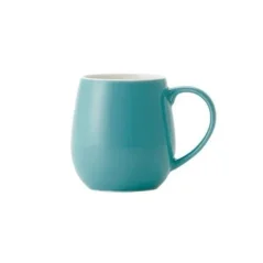 Türkisfarbener Kaffeebecher Origami Aroma Barrel mit einem Fassungsvermögen von 320 ml auf weißem Hintergrund.