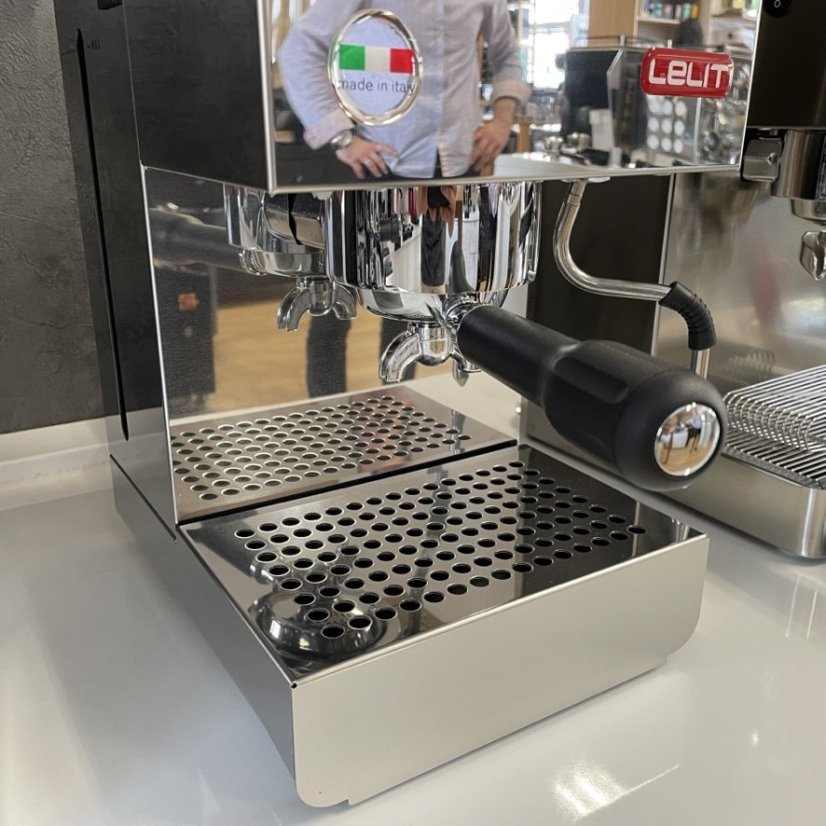 Lelit Anna PL41TEM lever coffee machine, ideal for making Caffè latte, provides a great home coffee ritual experience.