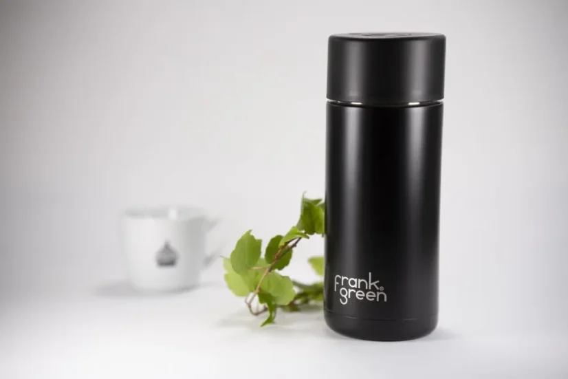 Black Frank Green coffee and tea thermos with a capacity of 475 ml