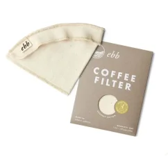 Filtre en tissu déballé pour Chemex de la marque Ebb pouvant servir pour 6 à 10 tasses.