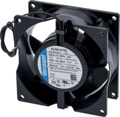Axialventilator mat quadrateschem schwaarze Kader a Schaufelrad, de Kabel geet op der Säit eraus.