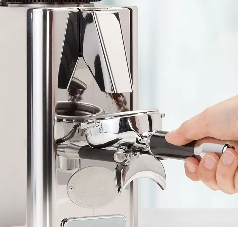 Attachment of the lever to the ECM S-Automatik 64 grinder
