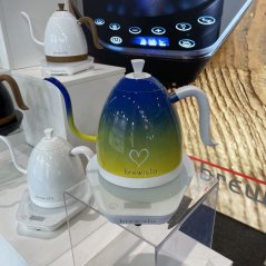 Electric kettle Brewista Artisan Candy Blue 1.0 l with temperature maintenance function, ideal for preparing teas and coffee.