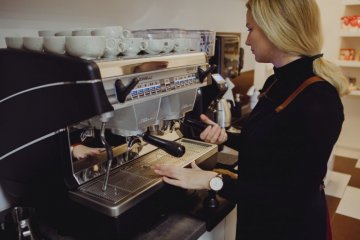 Coffee shop coffee machine - new or second hand?