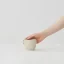 Tasse à caffe latté Aoomi Iris Mug A d'une capacité de 250 ml, idéale pour les amateurs de café fort. Tasse à caffe latté Aoomi Iris Mug A d'une capacité de 250 ml, idéale pour les amateurs de café fort.
