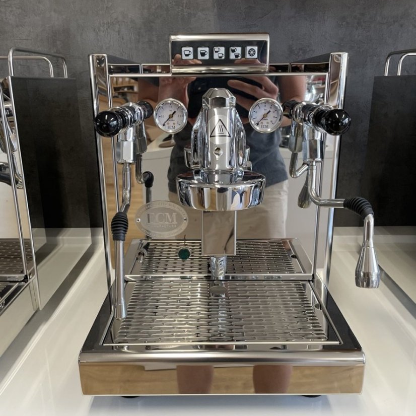 Kávovar ECM Elektronika II Profi, ideálny na prípravu Caffè latte, z kategórie domácich pákových kávovarov.