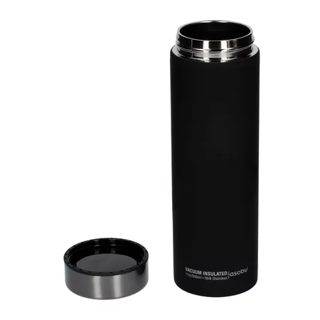 Štýlový Asobu Le Baton termohrnček v šedej farbe s objemom 500 ml, ideálny pre udržanie teploty nápojov počas cestovania.