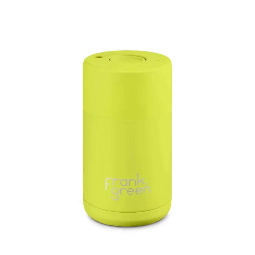 Frank Green Ceramic thermal mug in neon yellow with a capacity of 295 ml, BPA-free, ideal for travel.