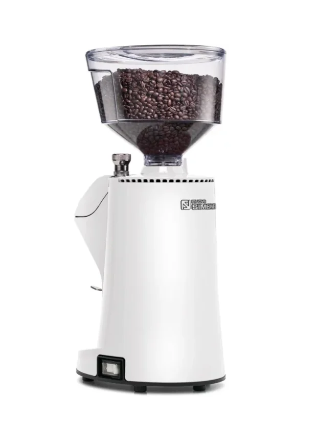 Espresso mlynček na kávu Nuova Simonelli MDXS CORE v bielej farbe s rýchlosťou mletia 2,0 - 2,7 gramov za sekundu.