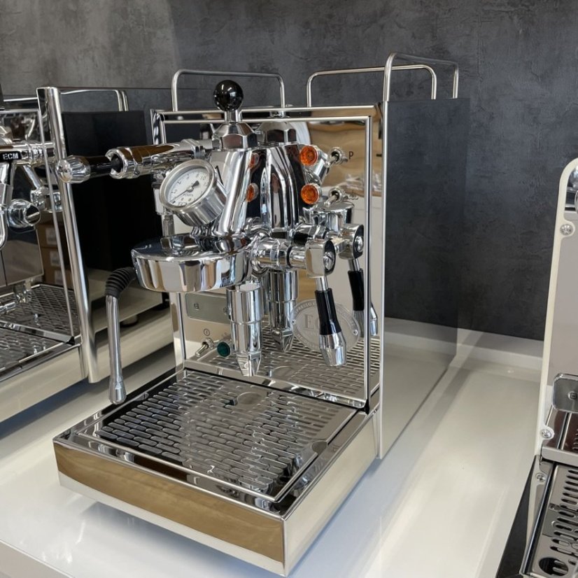 Home lever coffee machine ECM Mechanika V Slim, elegant silver design without a bean grinder.