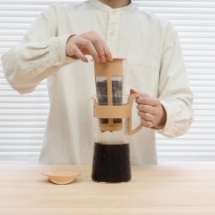 Hario Mizudashi Cold Brew fľaša 600 ml v béžovej farbe.