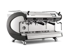Cafetera profesional Aurelia Wave con cabezales elevados.