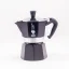 Bialetti Moka Express fekete mokkakanna 3 csésze kapacitással, ideális erős és aromás espresso elkészítésére.