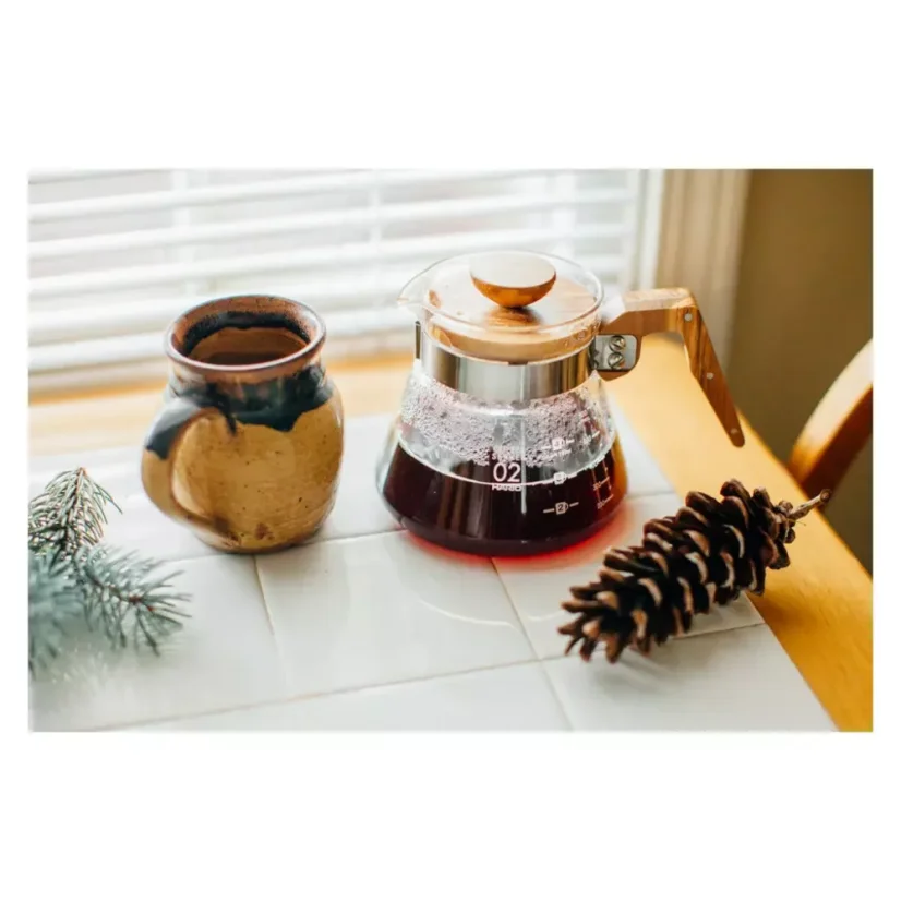 Elegant coffee server with a capacity of 600 ml, perfect for preparing your favourite beverage.