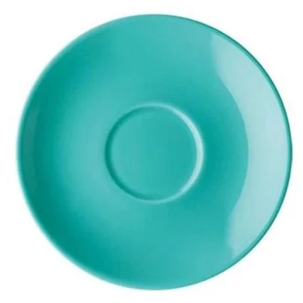 Podšálok z porcelánu v tyrkysovej farbe.