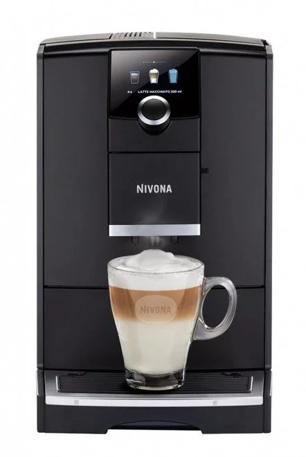 Domáci automatický kávovar Nivona NICR 790 s funkciou výdaja horúcej vody.