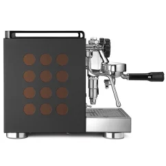 Elegante Siebträger-Kaffeemaschine Rocket Espresso Appartamento in Schwarz-Kupfer-Ausführung, ideal für den Heimgebrauch.