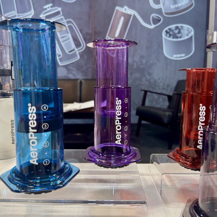 Aeropress Clear Purple is a stylish coffee maker with a purple design that ensures great taste and easy use.