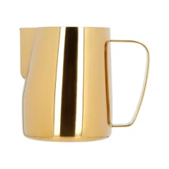 Jarra dorada para leche Barista Space Golden de 600 ml, ideal para amantes del arte latte.