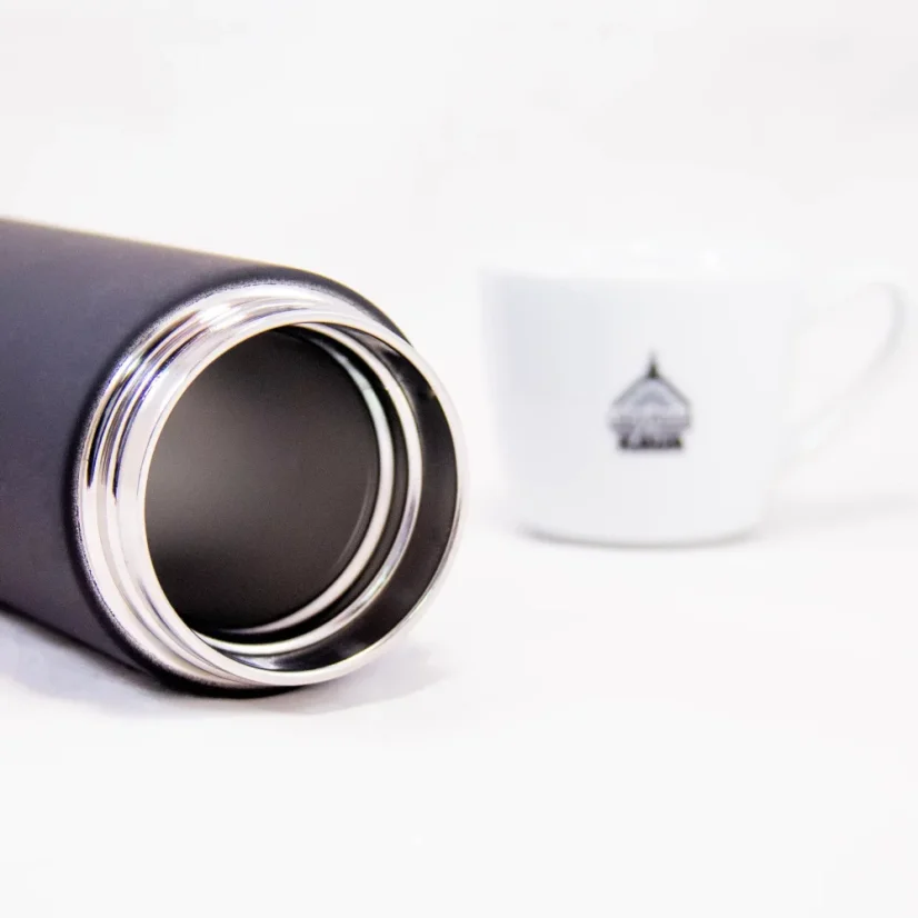 Asobu Le Baton 500 ml copper-colored travel mug, perfect for traveling.