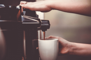 Batch brew: perché averlo nel vostro caffè e come prepararlo?
