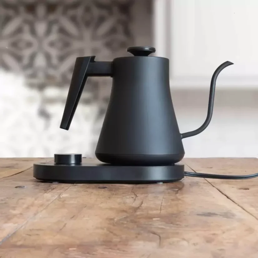 Electric kettle Flair Cafe Kettle with a capacity of 800 ml in black offers practical temperature control for perfect beverage preparation.