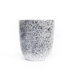 Weißer Aoomi Mess Mug 02 Becher mit einem Volumen von 330 ml, ideal für die Zubereitung von Kaffee oder Tee.