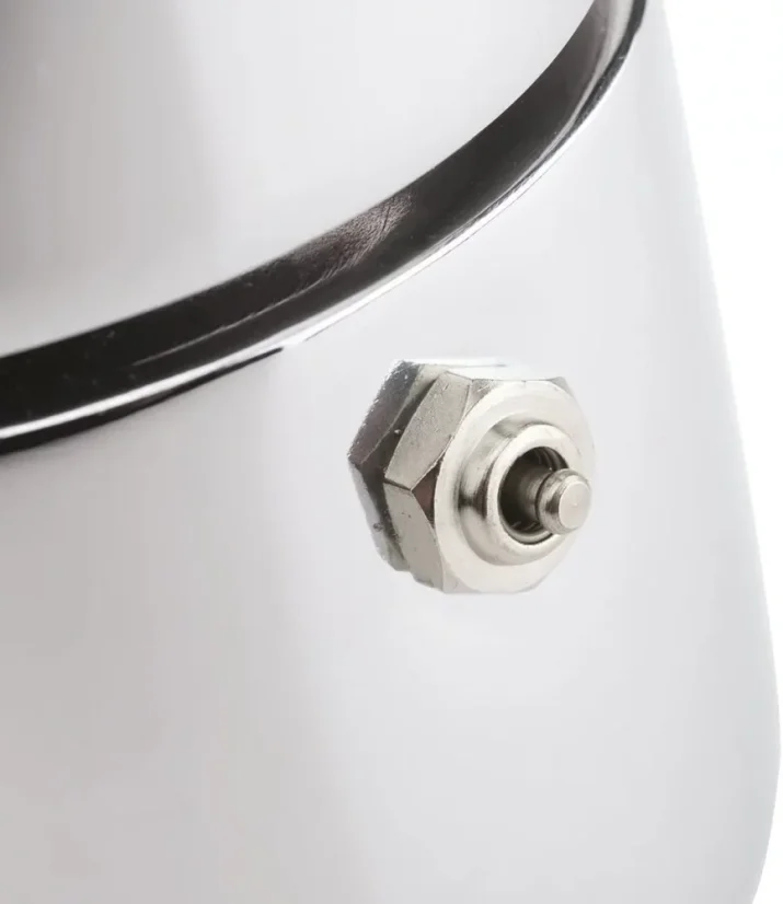Detailný záber na ventil moka kanvice značky Bialetti New Venus pre 4 šálky