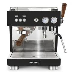 Machine à espresso manuelle noire Ascaso Baby T pour la préparation d'espresso.