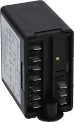 Schwaarz Plastikbox vum Niveauregulator mat enger Rei flaach Stecker an engem Hiersteller-Schëld vu Inoxtrend.